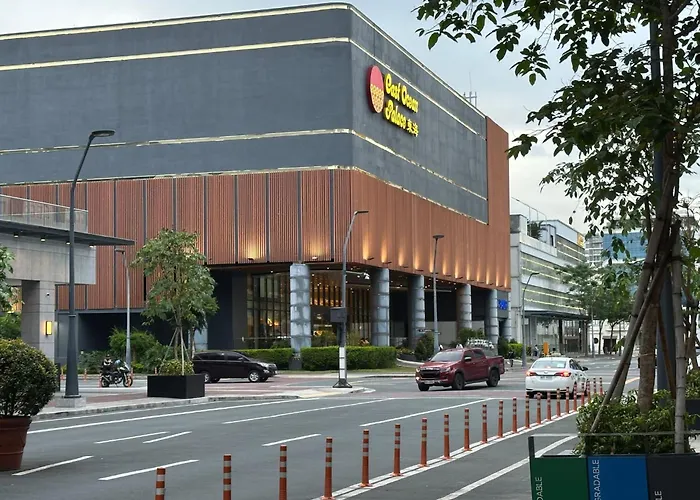 Holiday home 2-min Walk To Okada Near Airportmoa Wbalcony