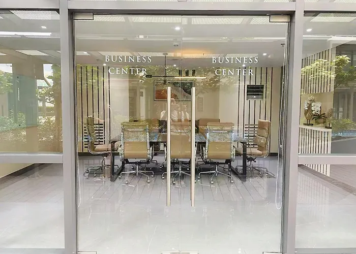 Holiday home 2-min Walk To Okada Near Airportmoa Wbalcony Manila